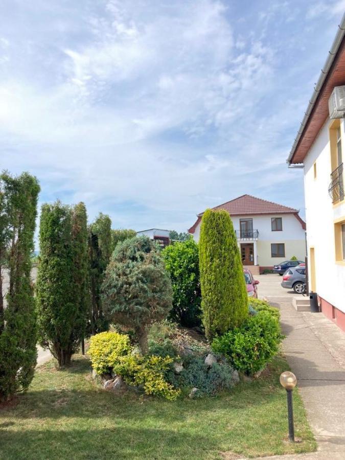 Vila Boema Marghita Bagian luar foto